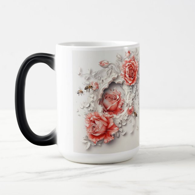 Elegante 3D-Rose, Bienen und botanische Schönheit Verwandlungstasse (Links)