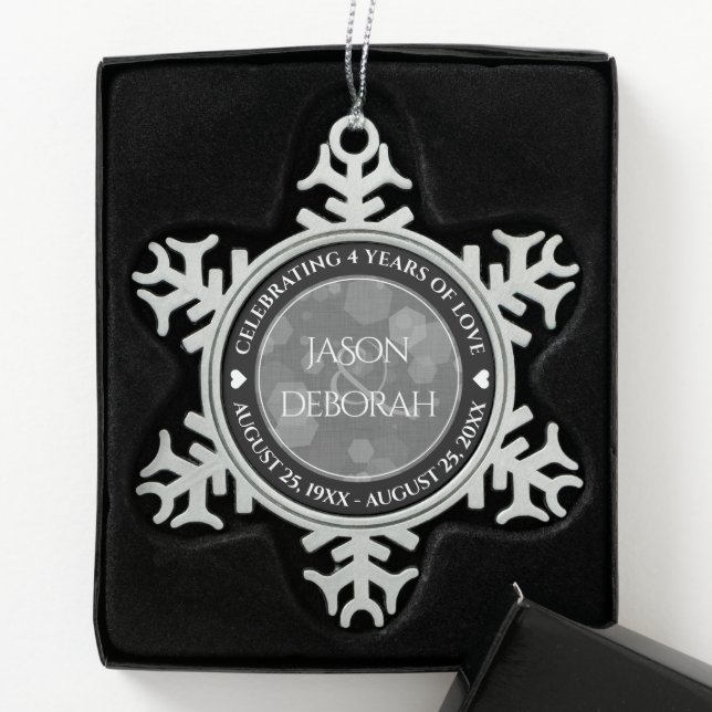 Elegante 4. Linen Hochzeitsfeier Schneeflocken Zinn-Ornament (Box)