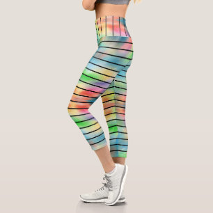 Elegante Abstrakte Regenbogenfarben Schwarze Strei Capri Leggings