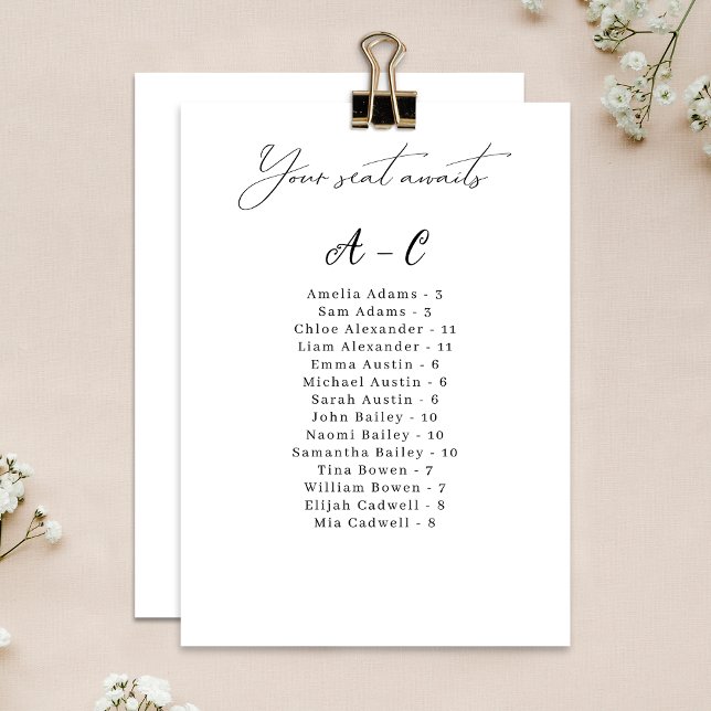 Elegante Alphabetische Hochzeitstorte (Convenient and organized wedding seating chart with alphabetical name arrangement.)