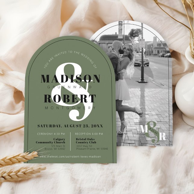 Elegante Ampersand Sage Green Foto Arch Wedding Einladung (Modern black and White photo ampersand bold unique sage olive forest green arch wedding invitation)