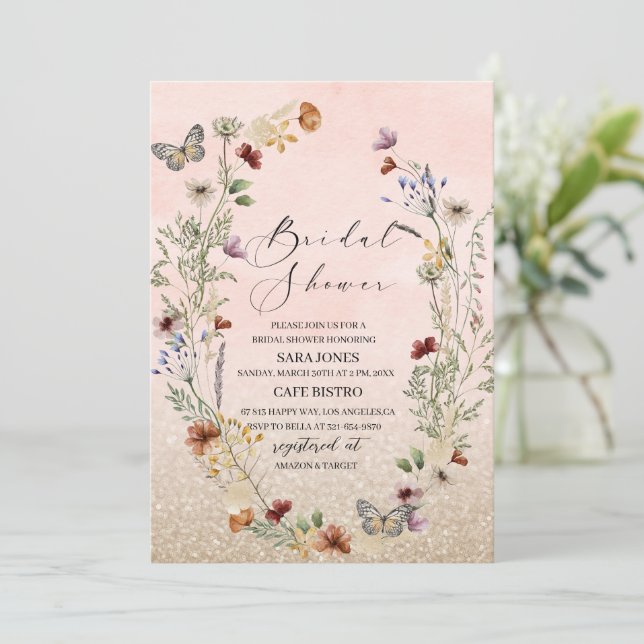 Elegante Aquarellfarben-Wildblume und Schmetterlin Einladung (Stehend Vorderseite)