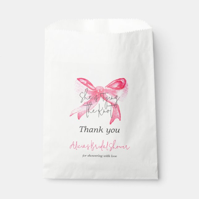 Elegante Bindung des knospenrosa Brautparty Geschenktütchen (Vorderseite)