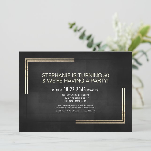 Elegante Black/Gold Geburtstagsparty Einladung (Stehend Vorderseite)
