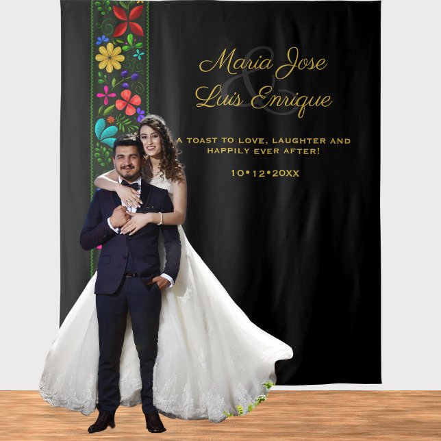 Elegante Black Gold Latin Folk Floral Wedding Wandteppich (Von Creator hochgeladen)
