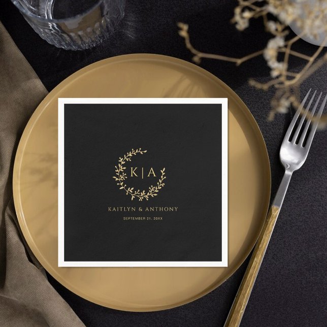 Elegante Black & Gold Monogram Wreath Wedding Serviette (Von Creator hochgeladen)