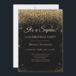 Elegante Black Gold Überraschung 60. Geburtstagspa Einladung<br><div class="desc">Dieses elegante Design besticht durch einen schwarzen Hintergrund,  einen goldenen Glitzer und eine benutzerdefinierte Schrift. Was für eine schöne Art,  Ihre Gäste zu diesem besondere Anlass einzuladen.</div>