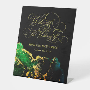 Elegante Black Green Gold Calligraphy Wedding Sockelschild