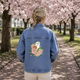 Elegante Blaue Vintage-Schleiereule mit rosa Blume Jeansjacke