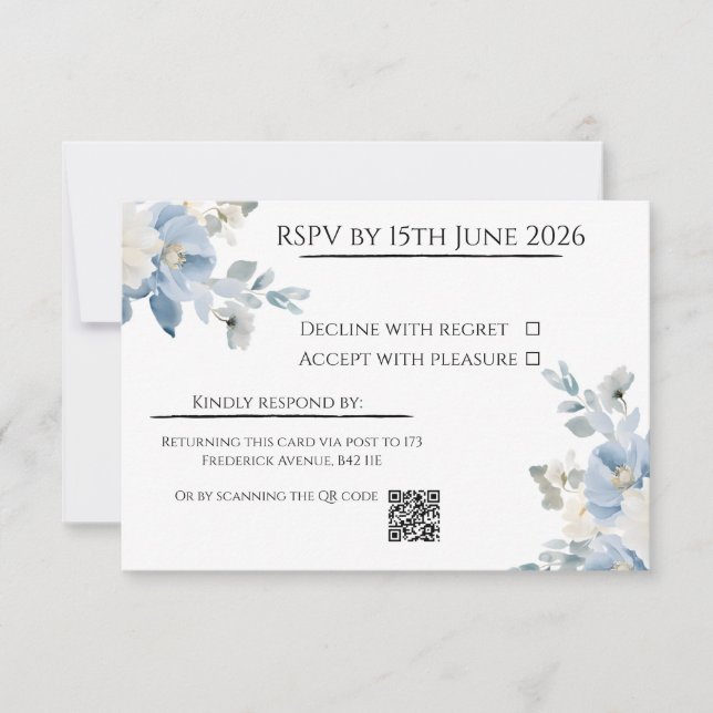 Elegante Blue Floral Wedding RSVP Card mit QR Code (Vorderseite)