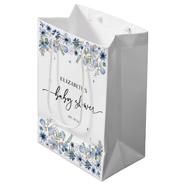 Elegante Blue Florals Baby Shower Medium Geschenkt Mittlere Geschenktüte (Vorderseite Schrägansicht)