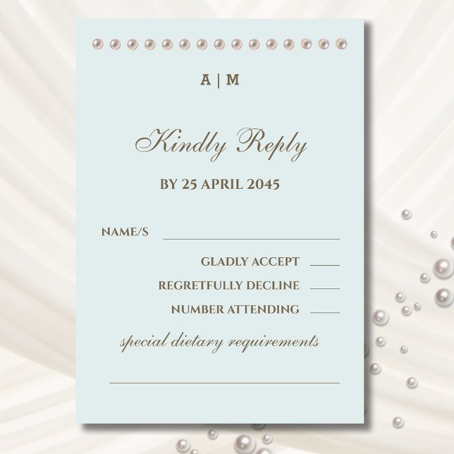 Elegante Blue Monogram Pearl Wedding RSVP Card (Von Creator hochgeladen)