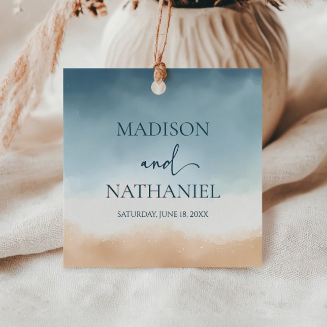 Elegante Blue Ocean Beach Shore Sand Wedding Geschenkanhänger (Von Creator hochgeladen)