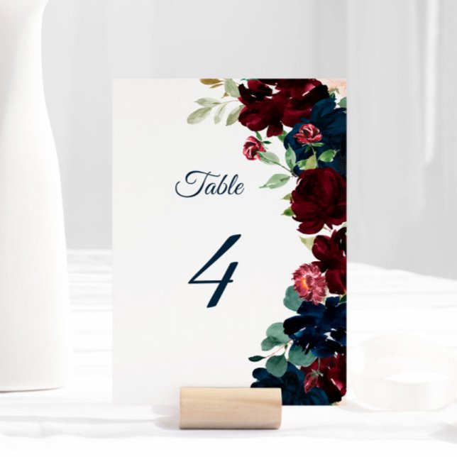 Elegante Blume aus Burgund und der Marine Tabelle  Tischnummer (Von Creator hochgeladen)