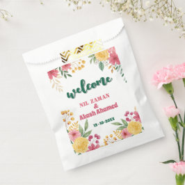 Elegante Blumendusche mit zwei Namen - Einladung Geschenktütchen