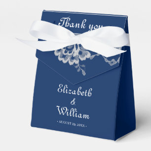 Elegante Blumenzange auf Blue Wedding Geschenkschachtel