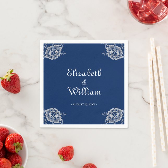 Elegante Blumenzange auf Blue Wedding Serviette (Beispiel)