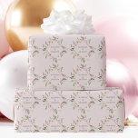 Elegante Blush Pink Bläschen-Peony Monogram Hochze Geschenkpapier<br><div class="desc">Lieblich rot Rosa und Elfenbein florales Packpapier mit einem schönen Diamantschurz von hübschen und Elfenbeinbein. Diese schicke Blume Hochzeitsgeschenk-Verpackung zeigt die Namen der Ehepaare, die im romantischen Muster personalisiert sind. Passen Sie dieses niedliche Packpapier für Ihre Freunde an oder nutzen Sie es als Braut, um Geschenke an die Hochzeitsfeier zu...</div>