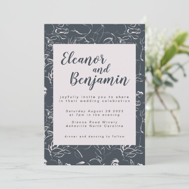 Elegante Blush und graue Botanische Blumenhochzeit Einladung (Stehend Vorderseite)