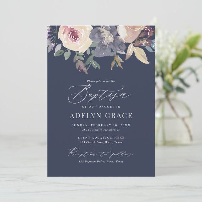 Elegante Blush-und Navy-Floral-Girl-Taufe Einladung (Stehend Vorderseite)