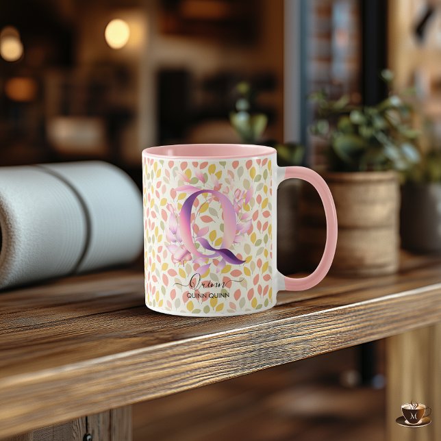Elegante Boho Chic Floral Monogram Tasse - Q (Von Creator hochgeladen)