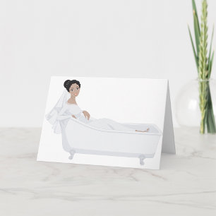 Elegante Braut, die sich in der Badewanne entspann Karte