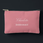 Elegante Bridesmaid Blush Pink Accessory Pouch Zubehörtasche<br><div class="desc">Elegante Bridesmaid Blush Pink Accessory Pouch, bitte personalisieren Sie den Namen der Brautjungfrau, mithilfe der Online-Personalisierung Vorlage vor der Bestellung. Die Personalisierungsvorlage kann auch leicht verwendet werden, um das Design für andere Hochzeitsgast-Rollen, z. B. Trauzeugin, zu personalisieren, indem der entsprechende Text vor dem Hinzufügen zum Warenkorb entsprechend geändert wird. Wenn...</div>