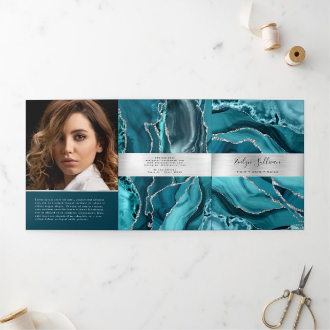 Élégante Brochure triplée Turquoise et argentée Ag (Extérieur)