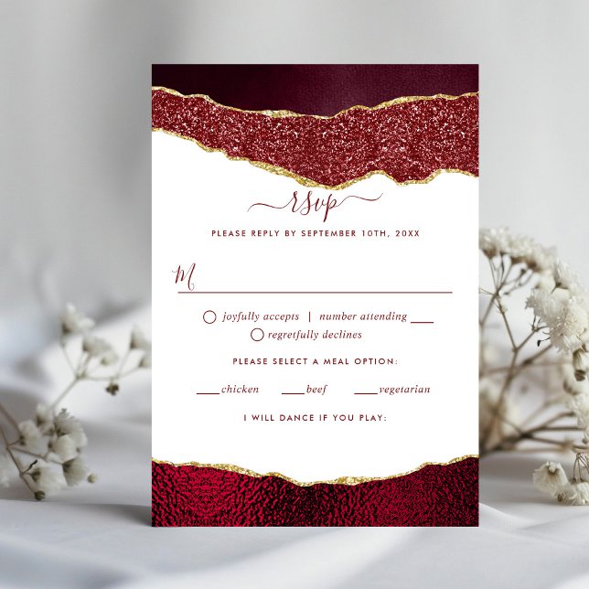 Elegante Burgundy & Gold Agate Wedding RSVP Karte (Von Creator hochgeladen)