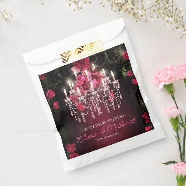 Elegante Burgundy Rose Chandelier Wedding Geschenktütchen (Versiegelt)