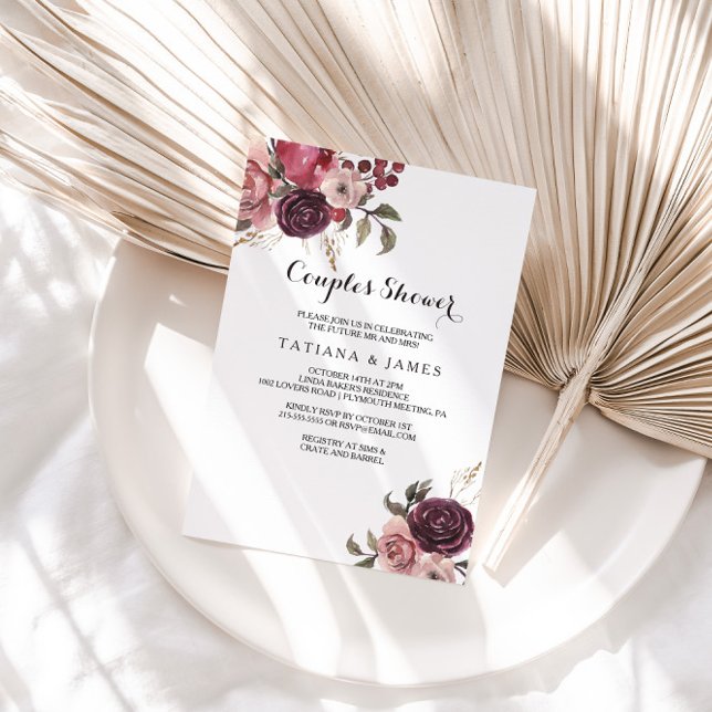 Elegante Burgundy Summer Floral Couples Dusche Einladung (Von Creator hochgeladen)