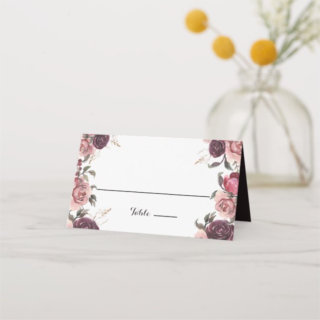 Elegante Burgundy Summer Floral Wedding Platzkarte (Vorderseite)