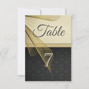 Élégante Carte de Table en Damassé Noir de Style