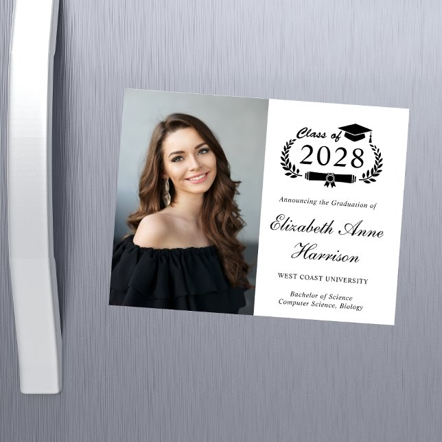 Élégante carte magnétique de diplôme de l'Universi (Share the pride and excitement of your graduate's achievement with friends and family near and far)