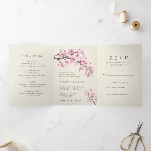 Elegante Cherry Blossom Pink Floral Wedding Dreifach Gefaltete Einladung (Innenseite)