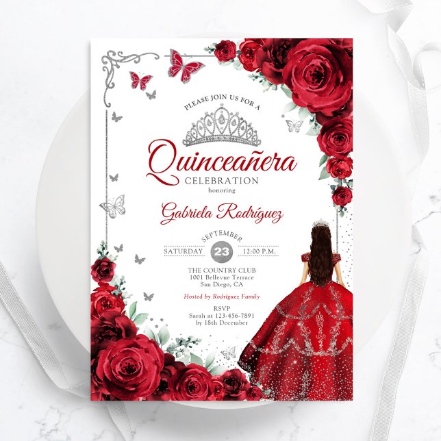 Elegante Chic Rote Rosen Silver Quinceanera Einladung (Von Creator hochgeladen)
