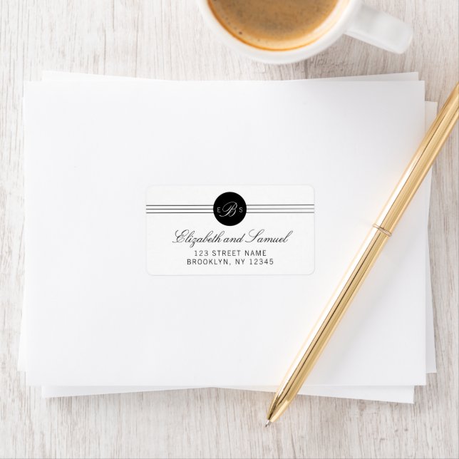 Elegante Chic Schwarz-weiß Monogram-Adresse Adressaufkleber (Insitu)