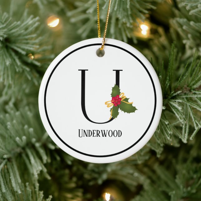 Elegante Christmas Holly Monogram Letter U Keramik Ornament (Baum)
