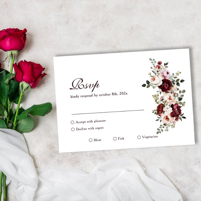 Elegante Classic Burgundy Rose Wedding RSVP Karte (Von Creator hochgeladen)