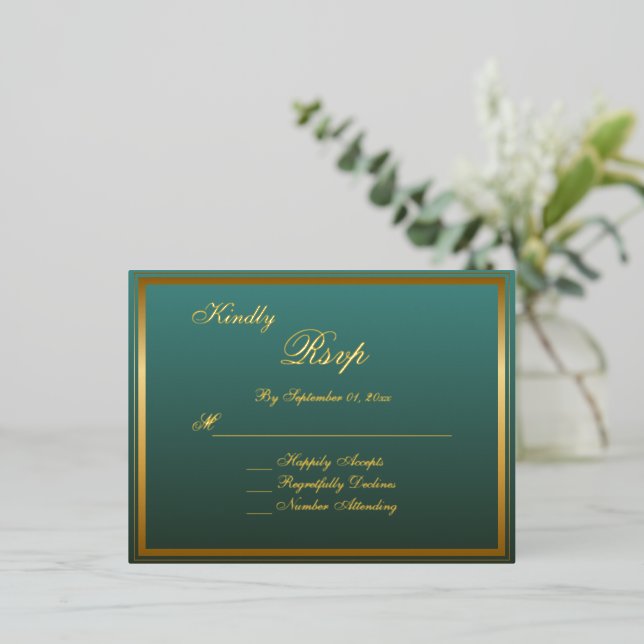 Elegante Classic Gold Script Wedding RSVP Card Folie Einladungspostkarte (Stehend vorne)