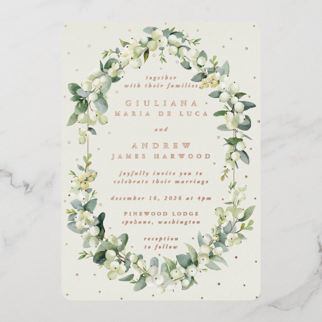 Elegante Cream Snowberry+Eucalyptus Winter Wedding Folieneinladung (Vorderseite)