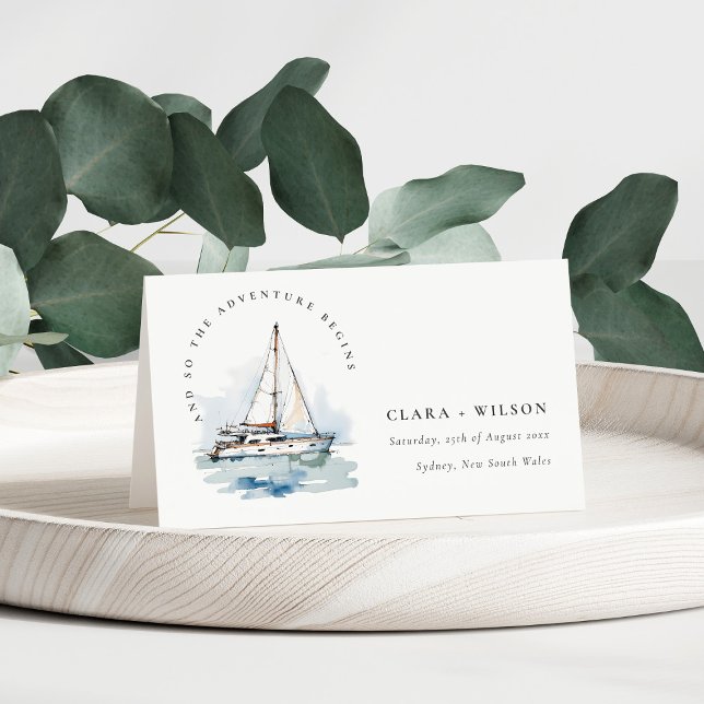 Elegante Dusky Sailboat Seascape Wedding Platzkarte (Von Creator hochgeladen)