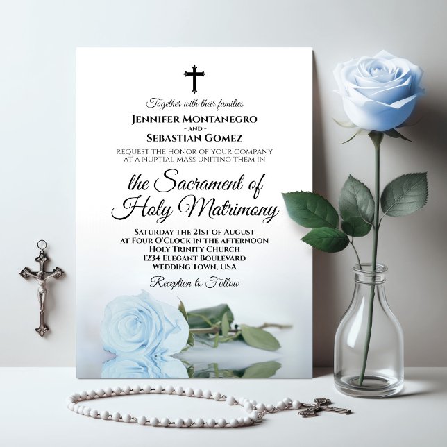 Elegante Dusty Blue Rose Moderne katholische Hochz Einladung (Von Creator hochgeladen)