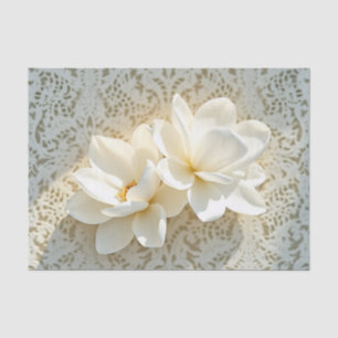 Elegante Elfenbeinküste mit weicher Magnolia Seidenpapier