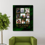 Elegante Emerald Green und Gold Foto Collage Leinwanddruck<br><div class="desc">Feiern Sie die Menschen, die am wichtigsten sind mit diesem eleganten smaragdgrünen und goldenen Foto Collage Leinwand drucken. Diese zeitlose Wandkunst mit einem smaragdgrünen Hintergrund, luxuriösen Imitaten, Goldakzenten und Platz für Ihre Lieblingsfamilien ist eine wunderbare Möglichkeit, Ihre liebsten Erinnerungen zu präsentieren. Personalisiert mit Ihrem Familiennamen und dem eigenen Text, ist...</div>