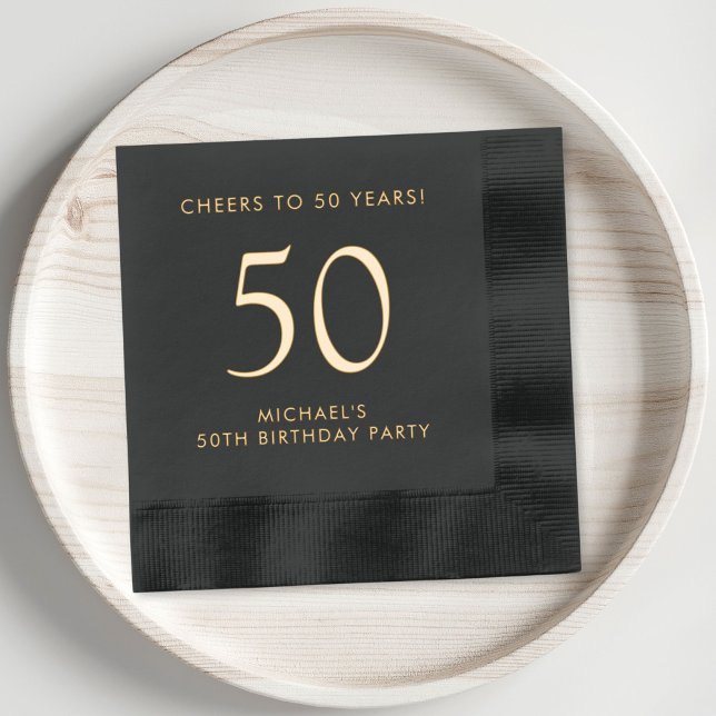 Élégante fête du 50e anniversaire masculin (Elevate his 50th birthday party decor with these classic and elegant black and gold foil napkins)