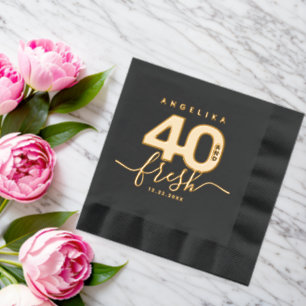 Élégante fille moderne 40 et fraîche
