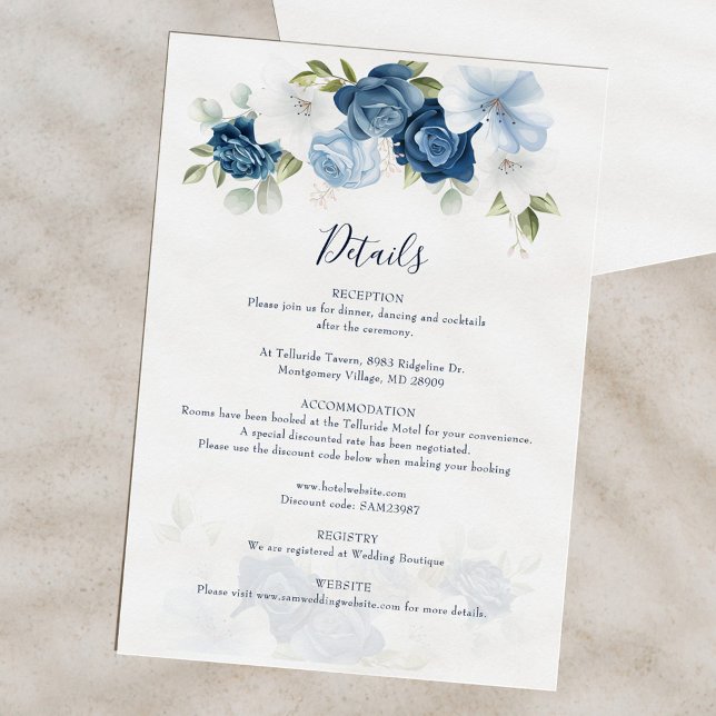 Elegante florale Wasserfarben Hochzeitdetails Begleitkarte (Floral Dusty Blue Watercolor Bloom Wedding Details)