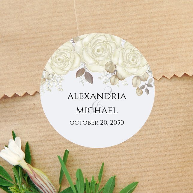 Elegante Gastgeschenk Hochzeit Personalisiert Runder Aufkleber (Light blue and roses wedding favor stickers.)