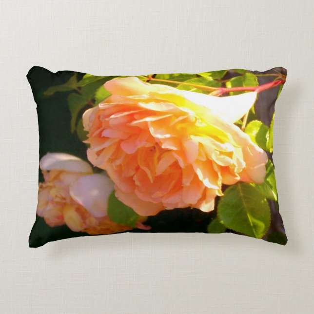 Elegante, gelbe Rosen Dekokissen (Vorderseite)